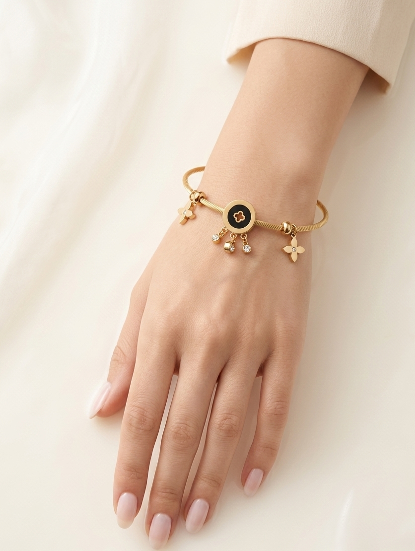 Clover Charm Cable Wire Bangle