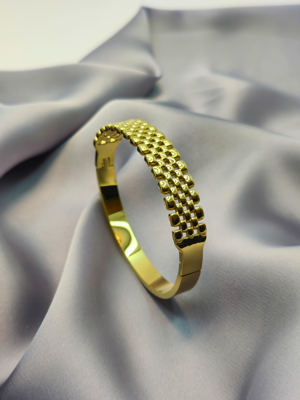 Golden Textured Link Bangle