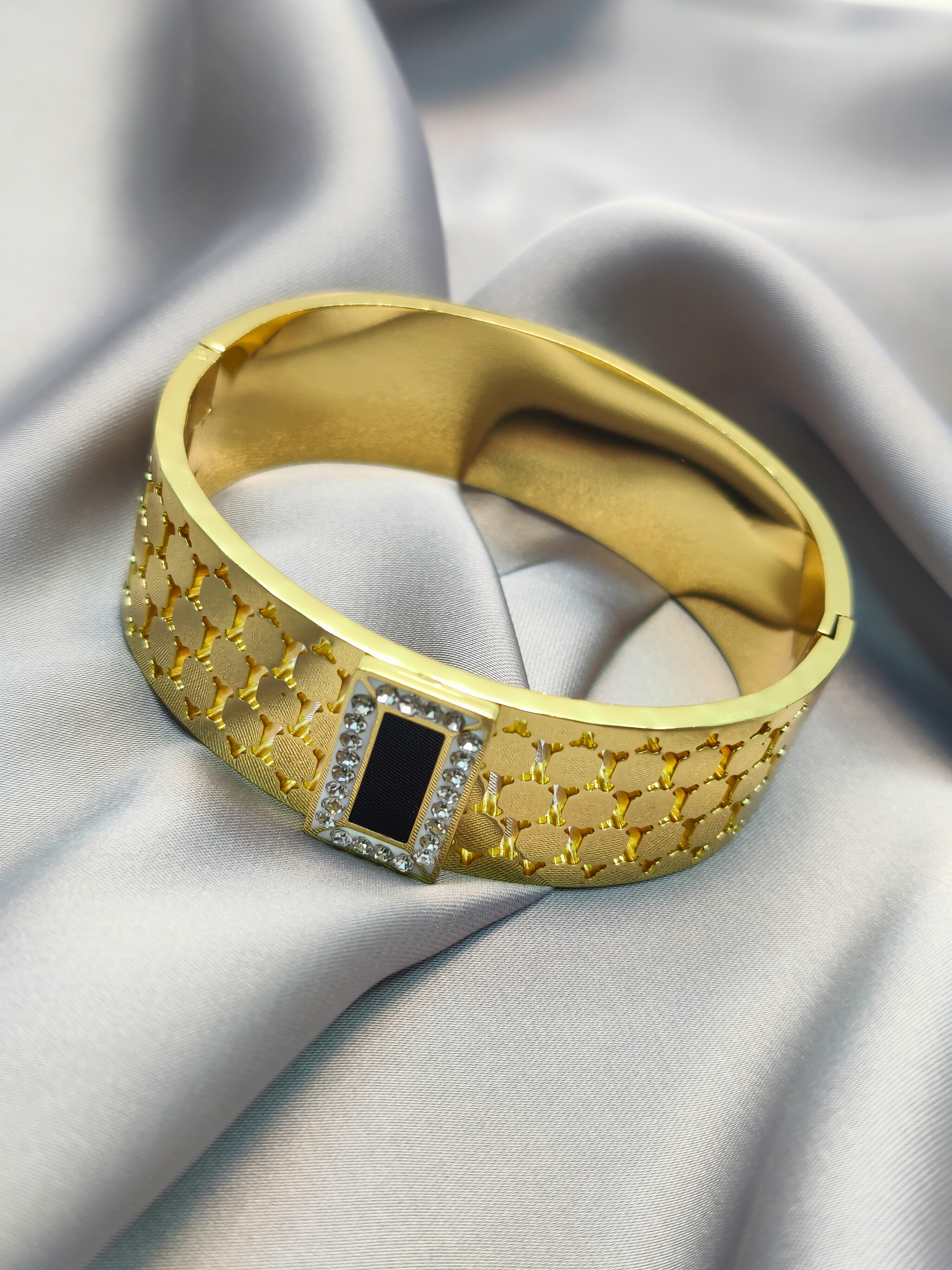 Golden Mesh Heritage Cuff