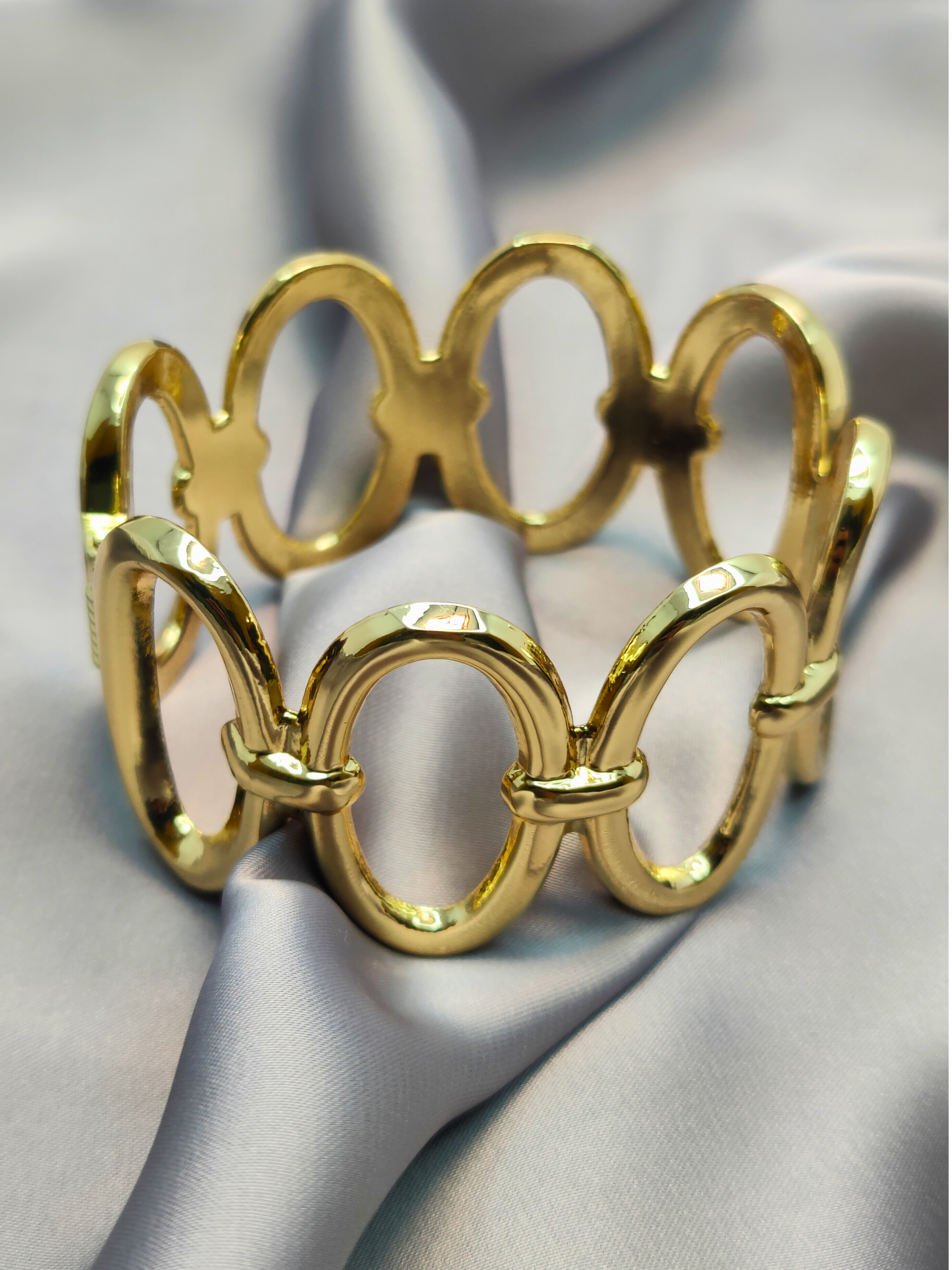 Luxe Interlocking Oval Statement Cuff