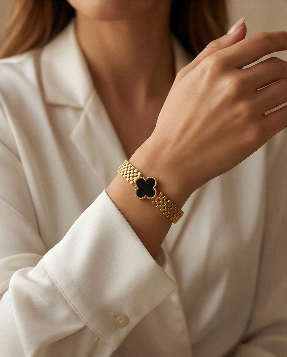 Black Onyx Clover Mesh Bangle