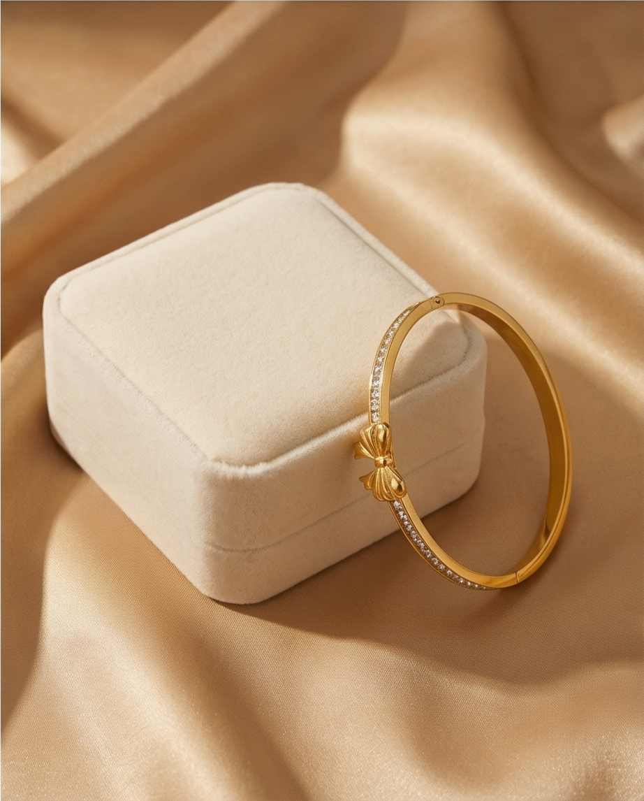 Crystal Bow Hand Cuff