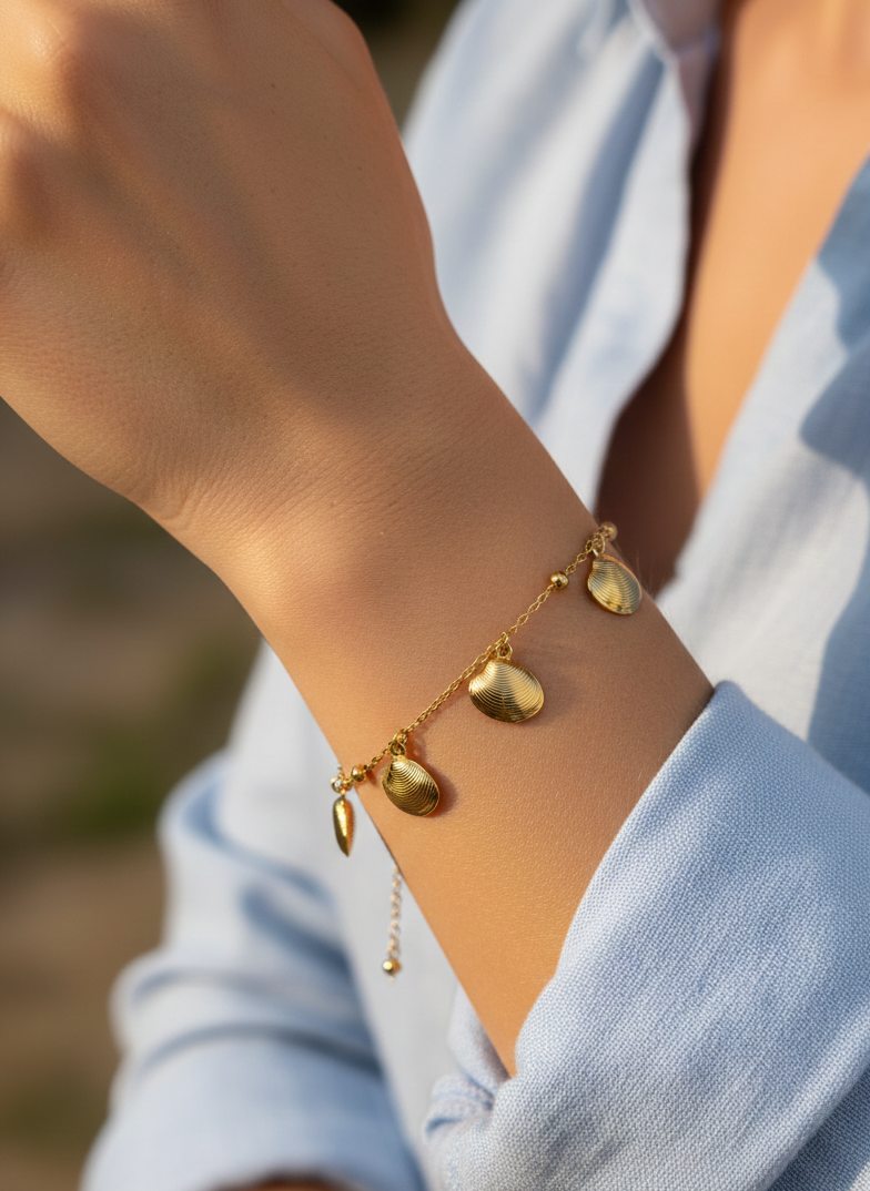 Ocean Breeze Scallop Bracelet