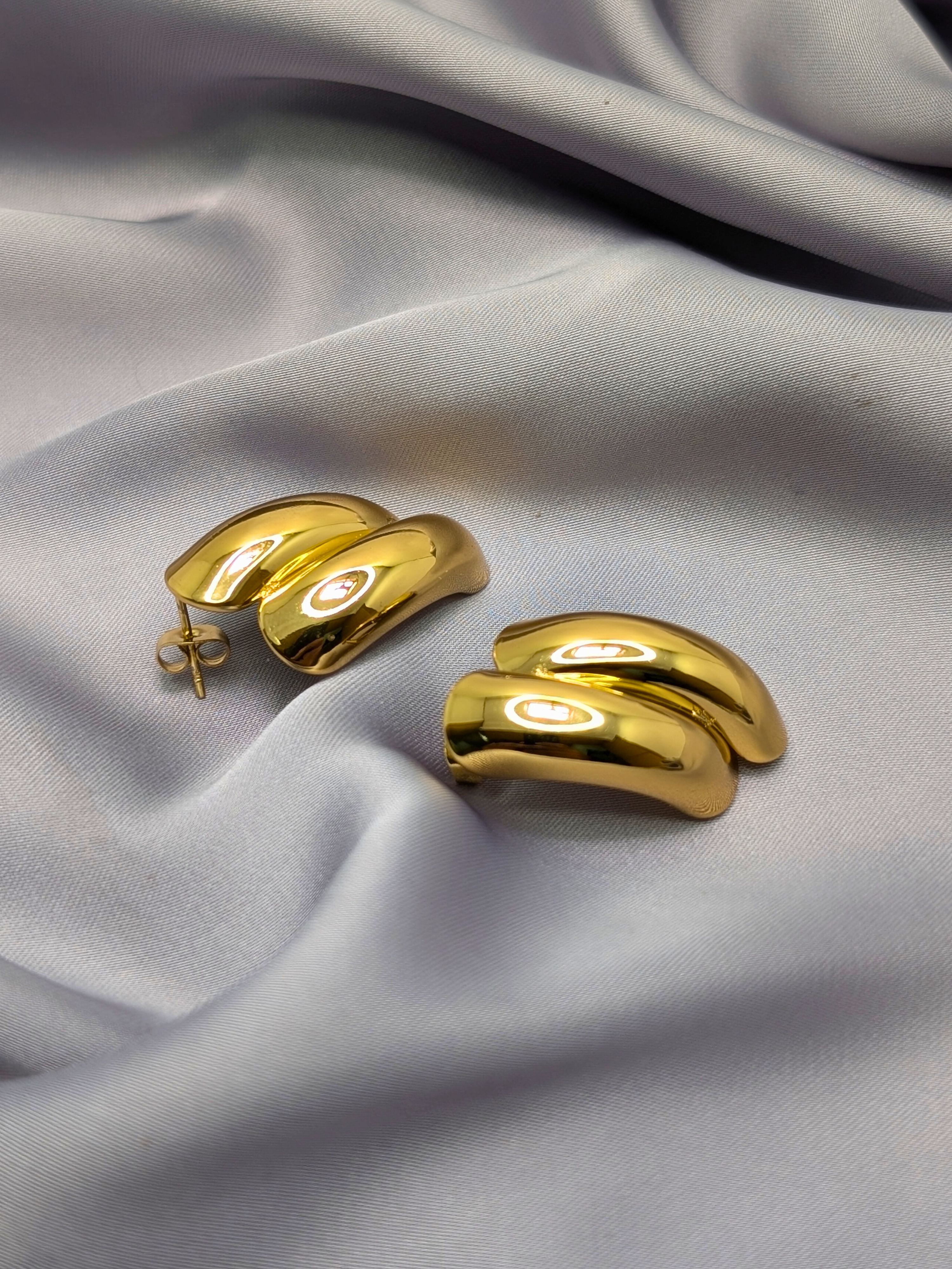 Double-Bar Curved Gold Studs
