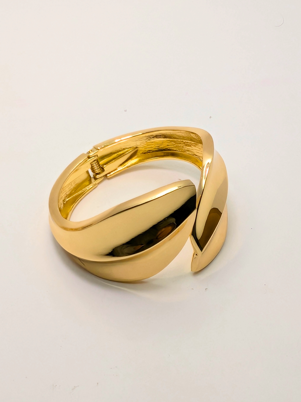 Aura Sculpted Gold Cuff