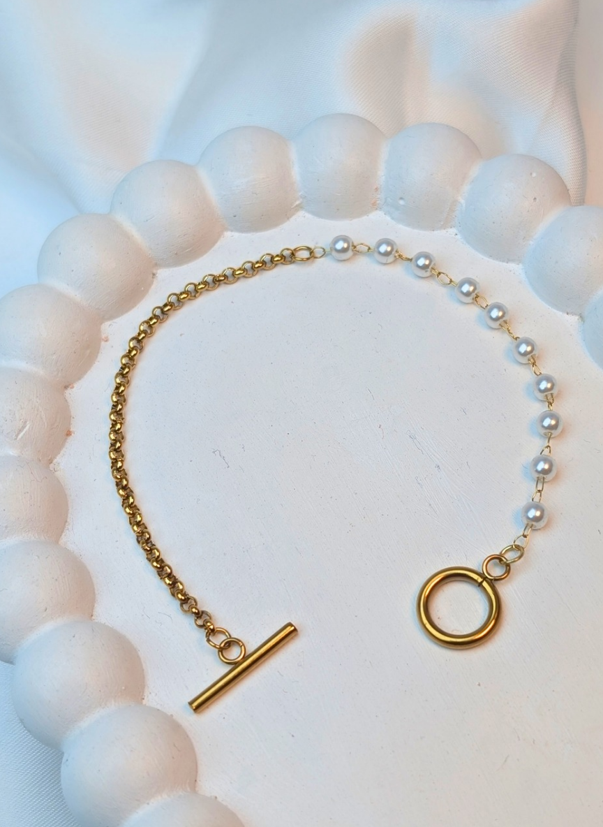 Luxe Pearl & Gold Toggle Bracelet