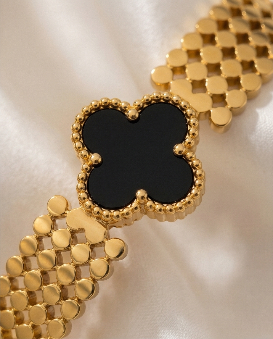 Black Onyx Clover Mesh Bangle