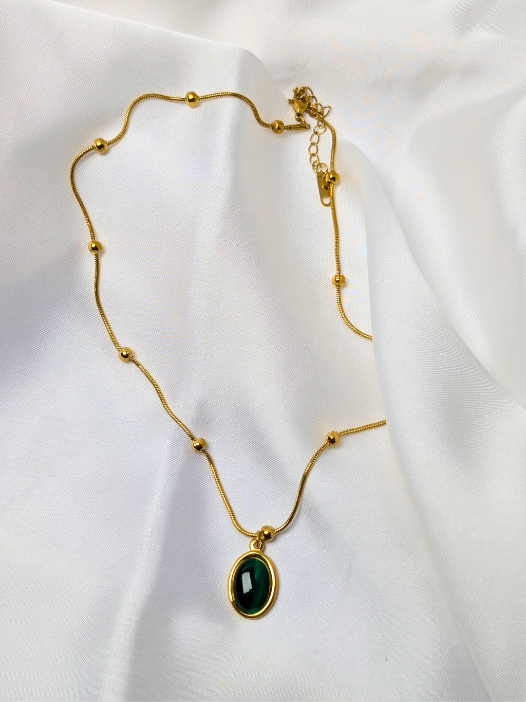 Oval Emerald Necklace