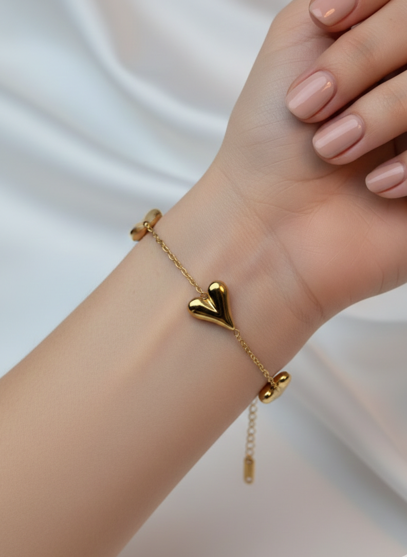 Eternal Heart Charm Bracelet