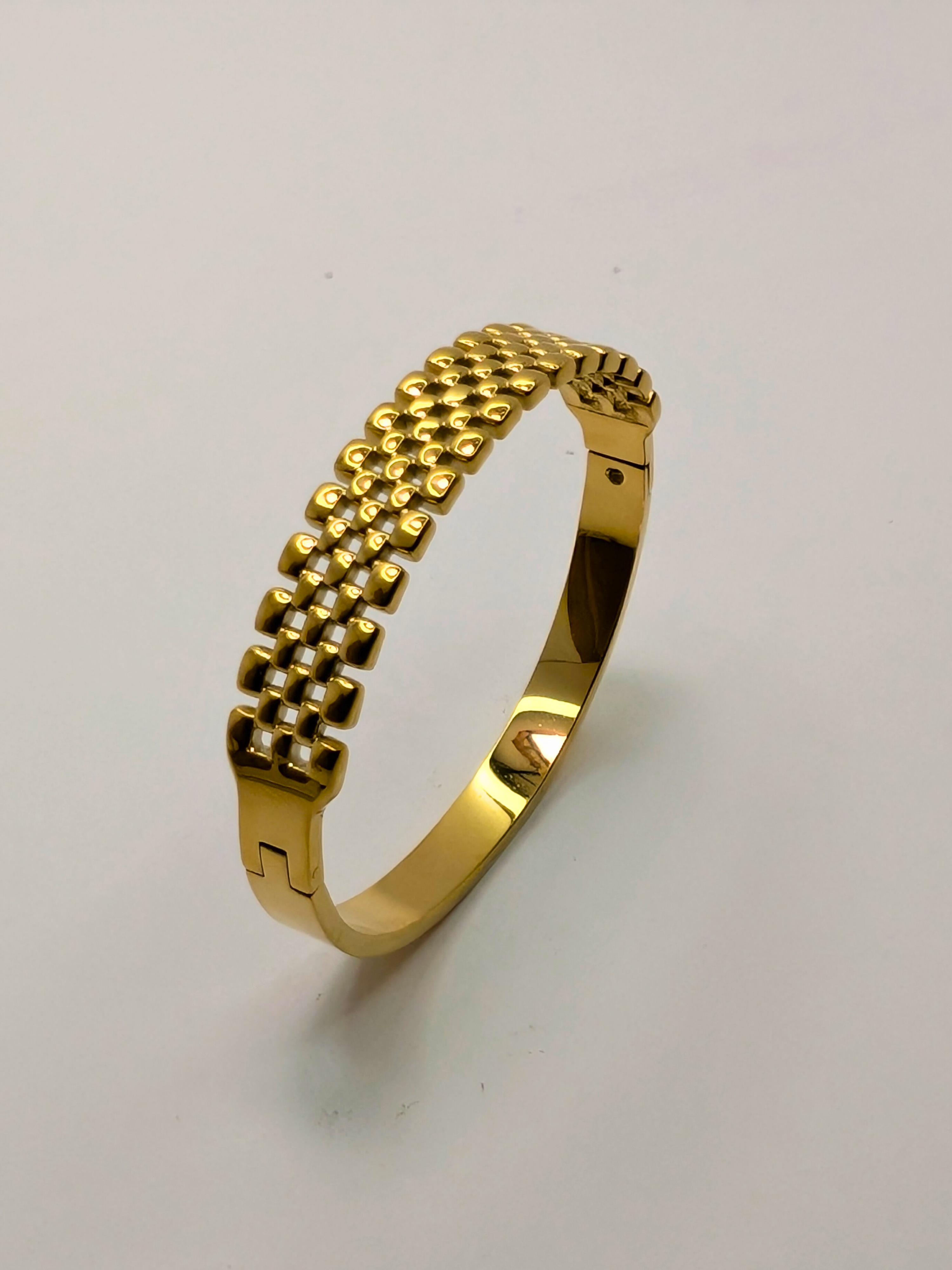 Golden Textured Link Bangle